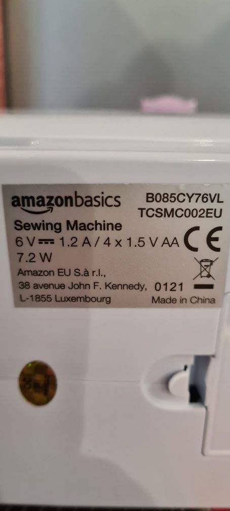 Швейна машина Amazon Basics B085CY76VL