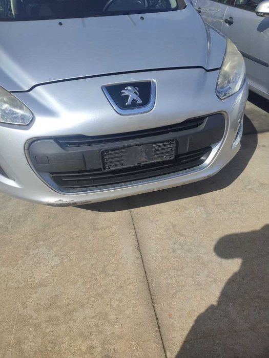 Розборка Peugeot 308 SW рестайлінг, бампер передній, фари, крило