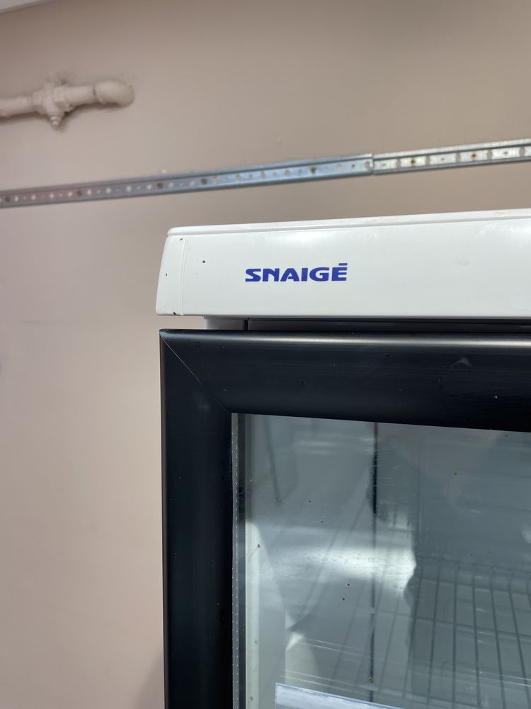 Холодильный шкаф Snaige