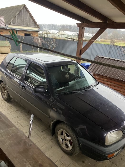Гольф 3 , 1,6 інжектор 1996 рік