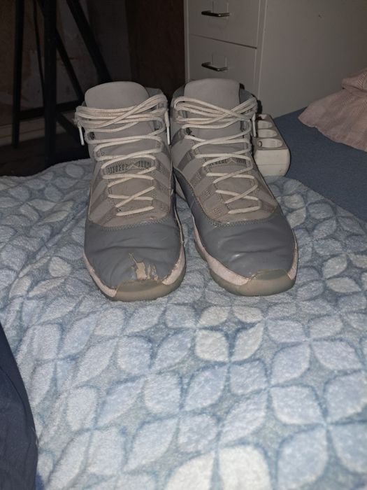 Jordan 11 grey (cinzento)