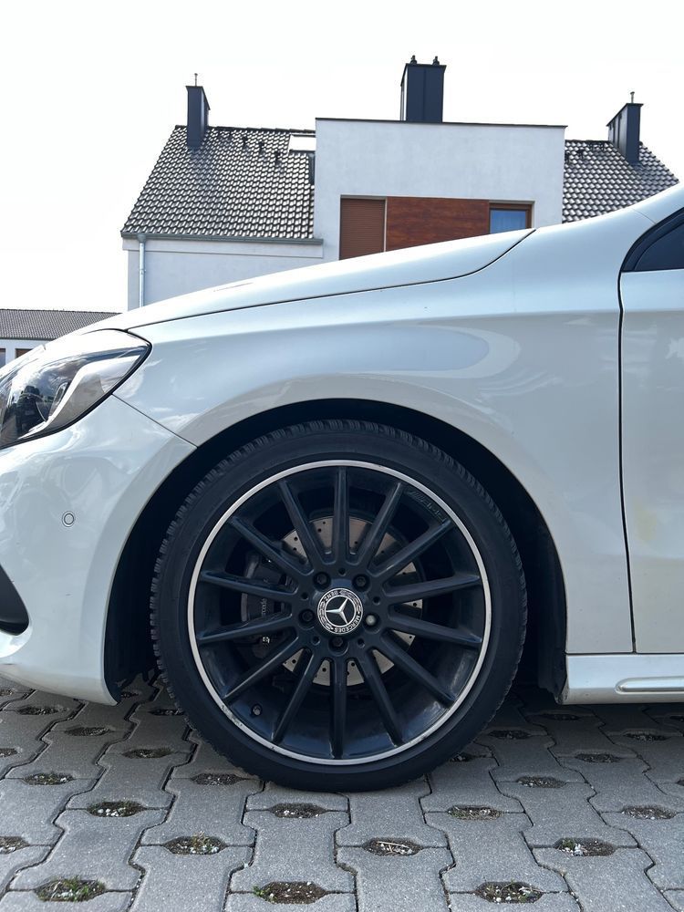 Mercedes-Benz Klasa A MERCEDES A200d 4matic amg-line