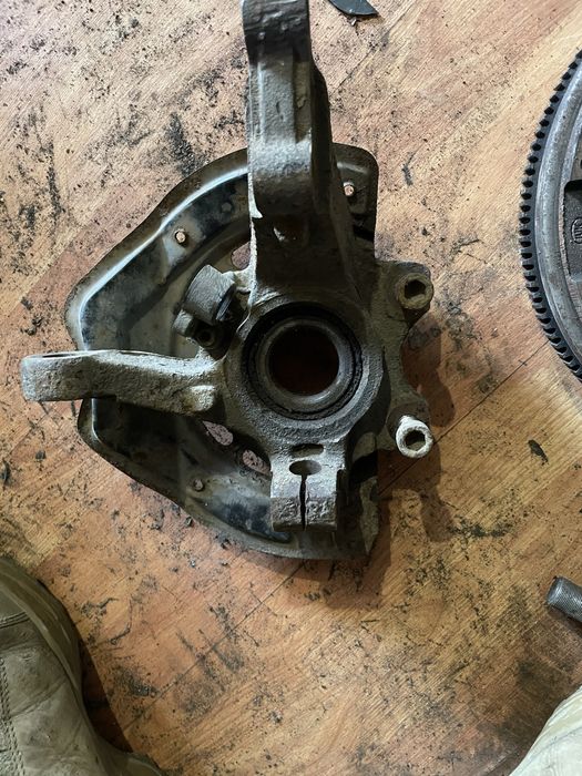 Продам поворотный кулак ступица передний задний Опель Opel