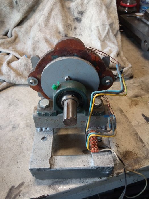 Prądnica 3 fazowa do elektrowni wiatrowej tak zwana amerykanka