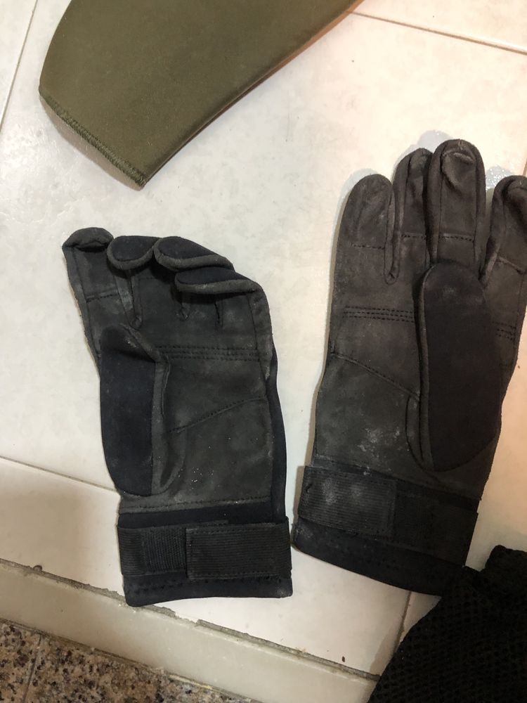 Luvas Nava, botas, boia Omersub caça submarina