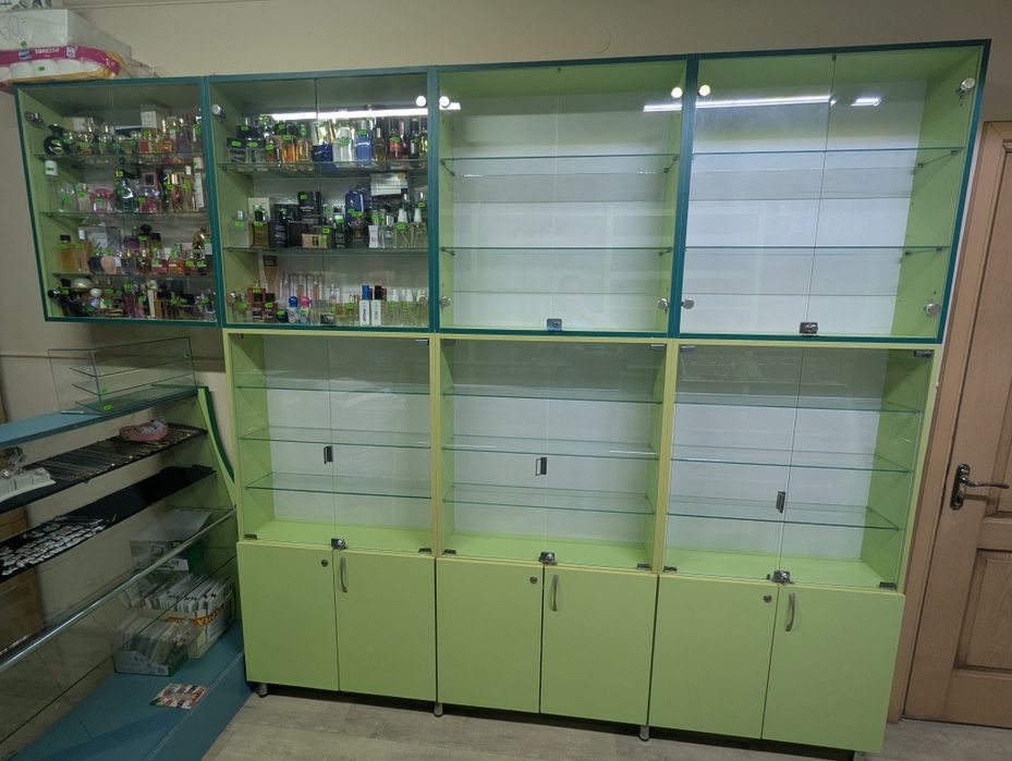 Стелажі, меблі для магазину