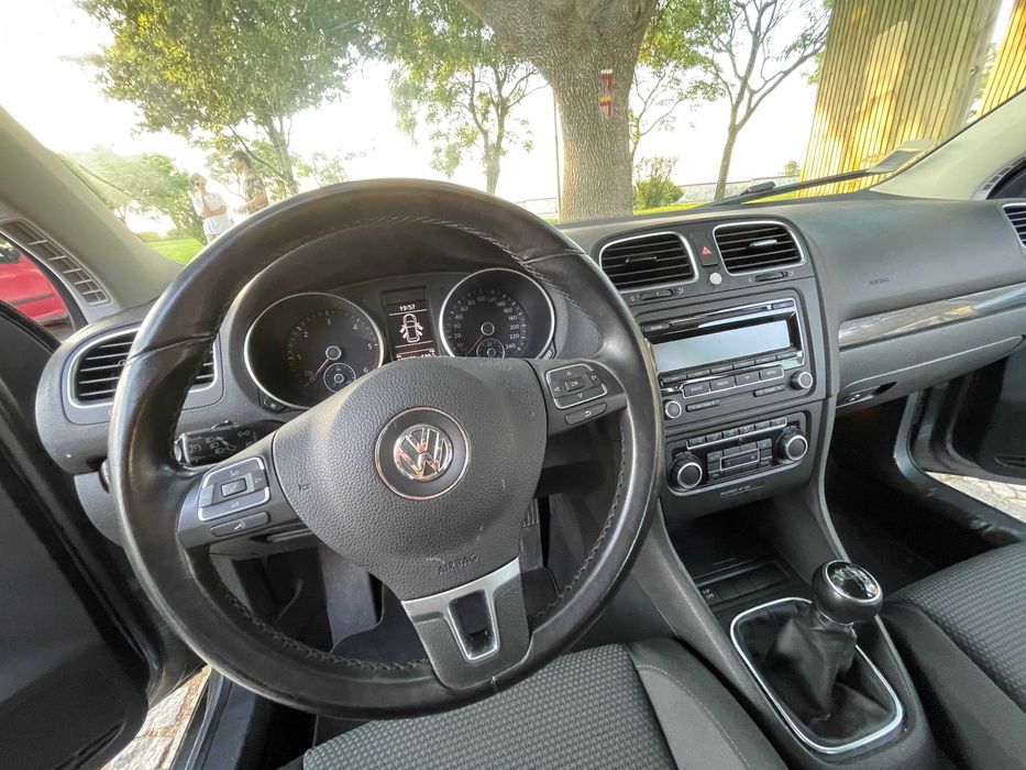 VW Golf 1.6 TDI Confortline ótimo estado