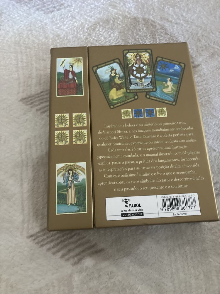 Tarot dourado perfeito como novo