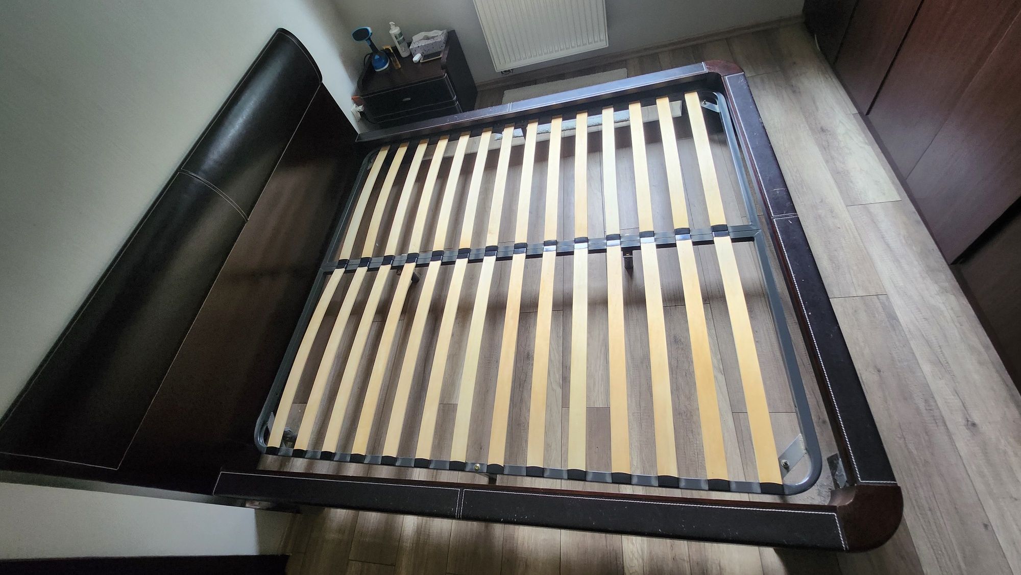 Solidne łóżko Vinotti Art Line wenge 180/200 lite drewno + skóra
