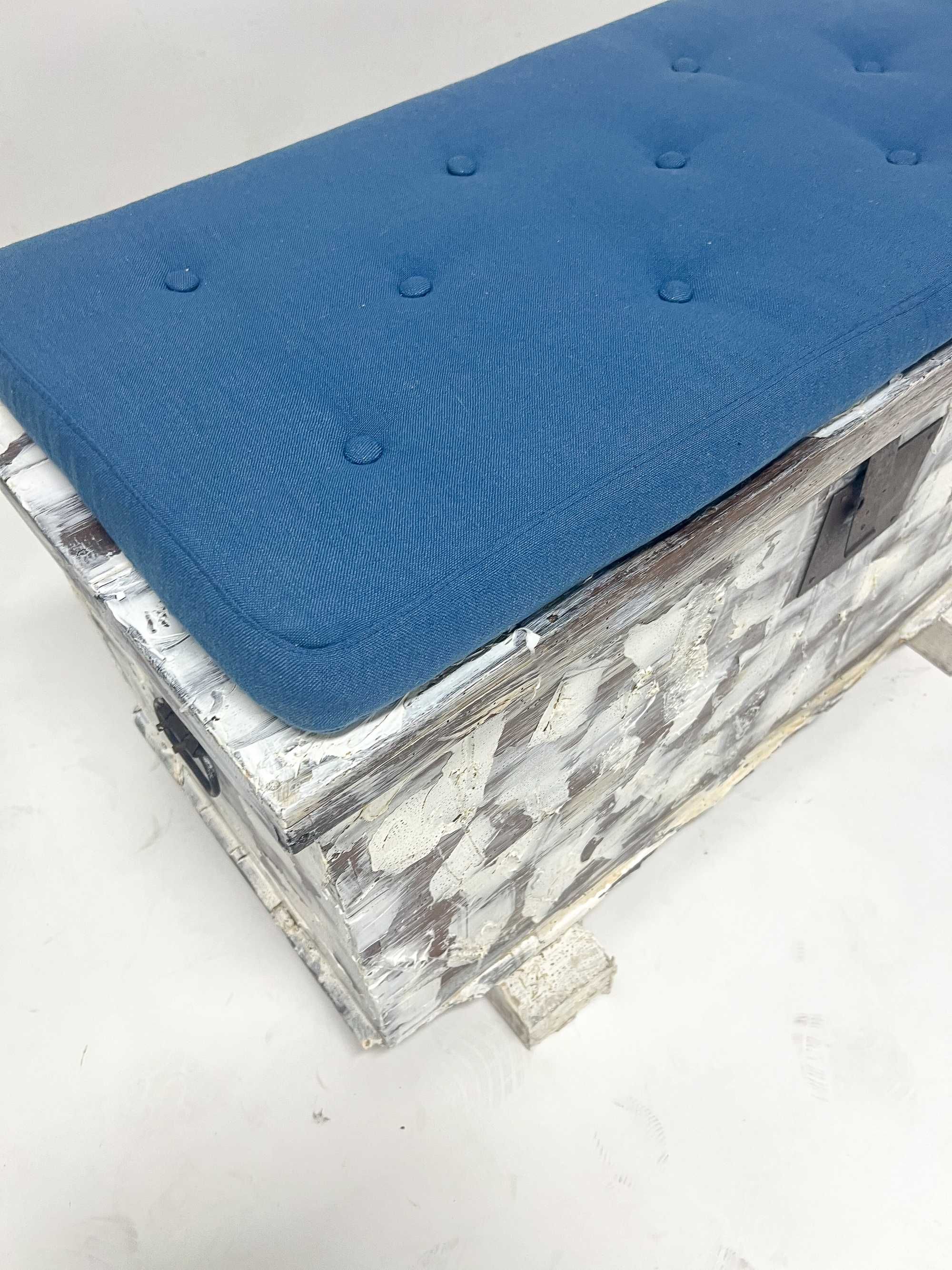 Baú em madeira Rustico pintado de Branco com Almofada