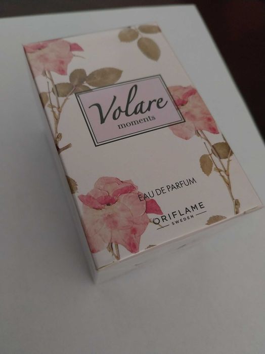 Eau de Parfum Volare Moments / Oriflame frasco em forma de rosa