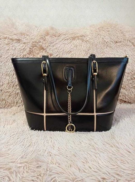 чорна сумка жіноча