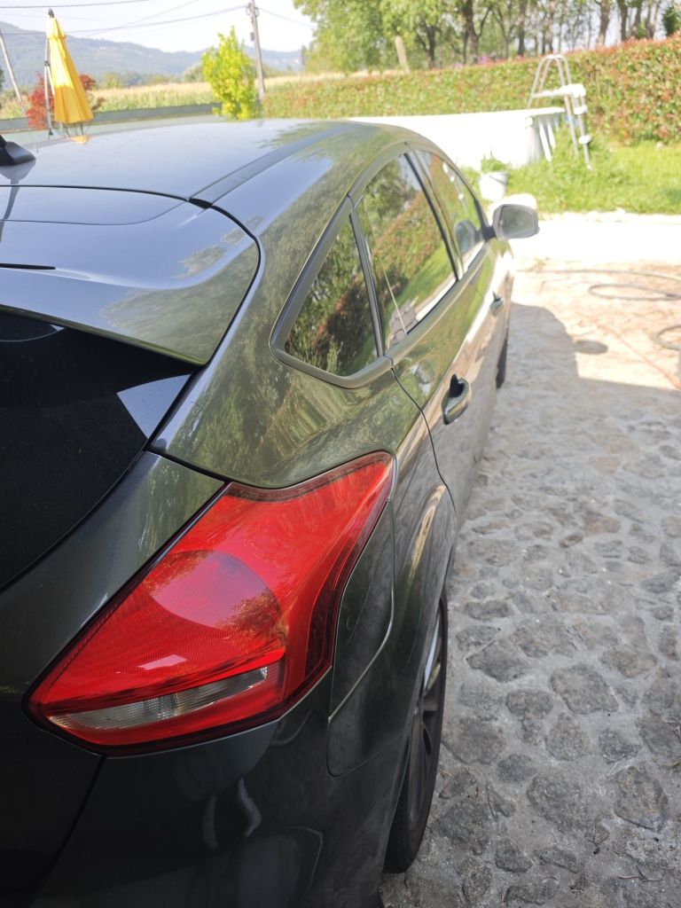 Ford Focus ST-Line 1.5 TDCI 120cv – Nacional – Excelente Estado