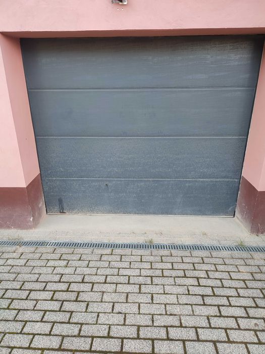 Brama garażowa segmentowa z napędem - IsoMatic 500