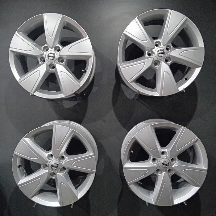 Felgi 17 5x108 Volvo XC40 OE (F508529-36)