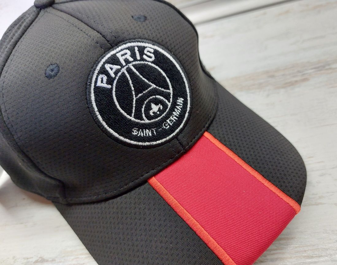 Нова кепка nike paris saint-germain