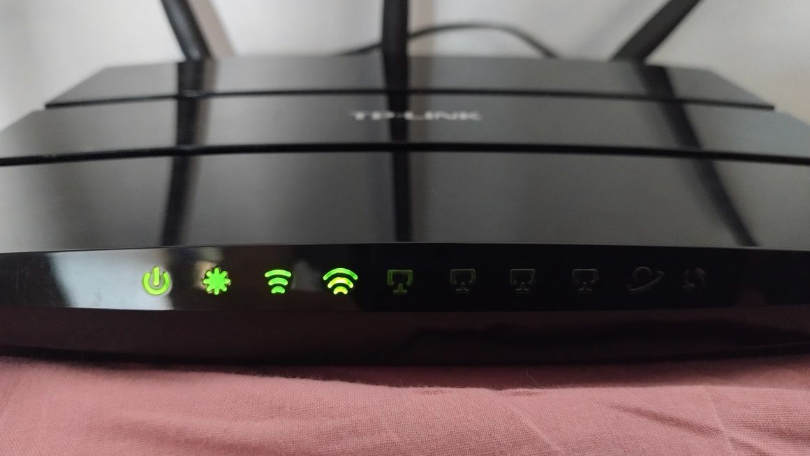 Sprzedam router TP-LINK WDR4300 N750