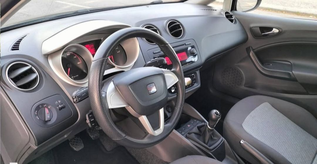 SEAT Ibiza Stylance 1.4 16V (09/2008) – 75.430 km – Como novo