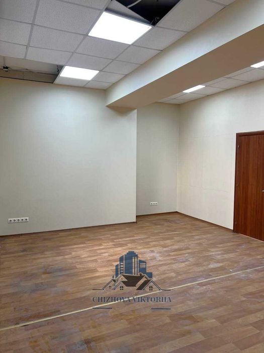 Продам офисное момещение. Отличная локация. Левый берег