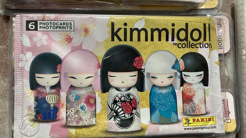 Kimmidoll caderneta e cromos