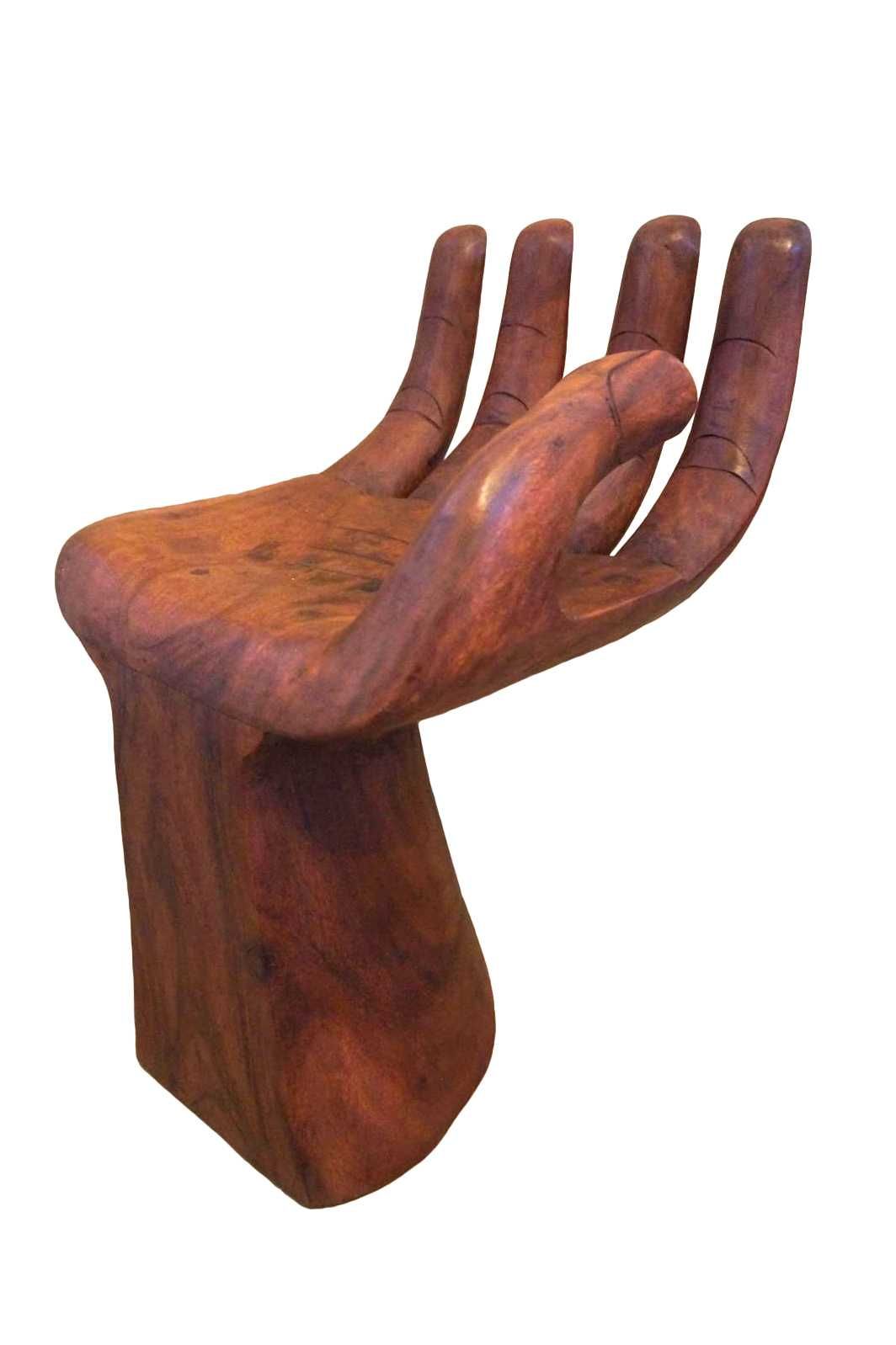 Drewniany fotel krzesło w kształcie dłoni 70 cm