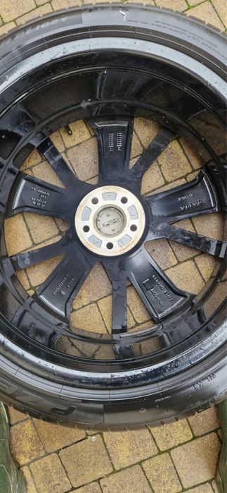 R21"Колеса в зборі volvo хс60 Оригінал Німеччина P zero (літня резина)