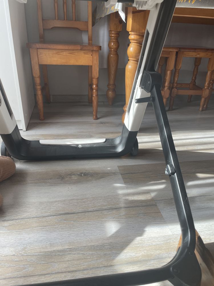 Krzeselko do karmienia Siesta Peg Perego