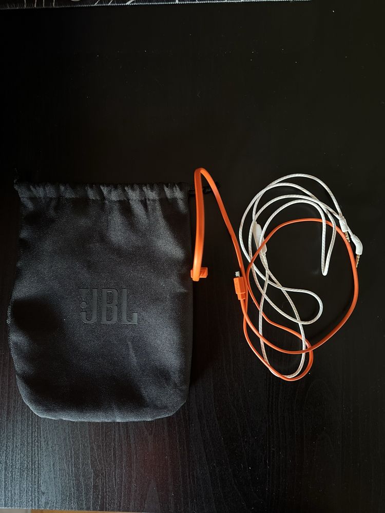JBL Live 650BTNC - Fones Sem Fios com Cancelamento de Ruído Ativo
