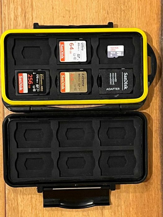Cartões de memória SD + Micro SD + porta cartões de memória