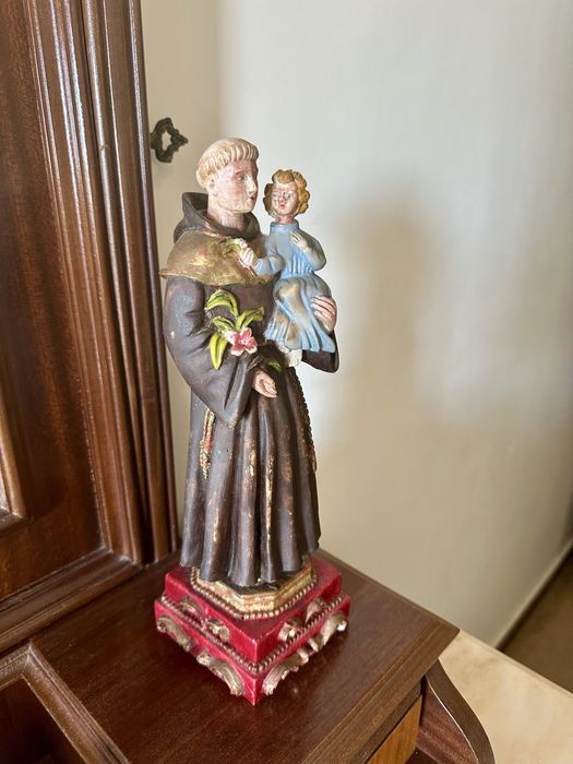Estatueta de Santo Antonio pintado á mão