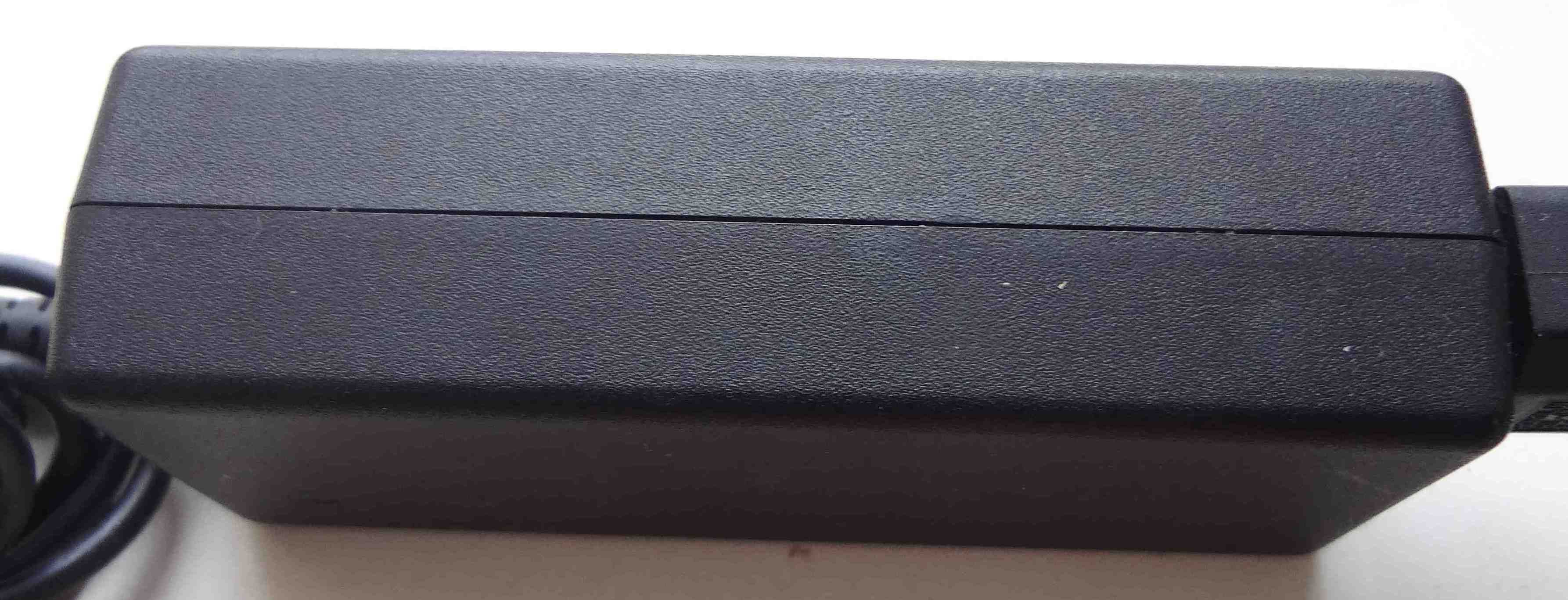 Блок питания 19V 3.16A AD-6019R, адаптер