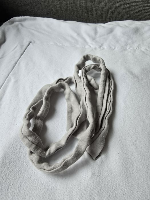 Rożek niemowlęcy biały z szarym pasem Roger Publishing Mamaginekolog