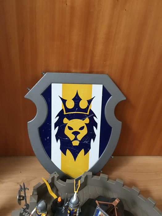 Playmobil Set 5864 - Cavaleiros / Castelo / Escudo