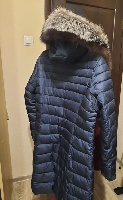 Продам пуховик с мехом чернобурки