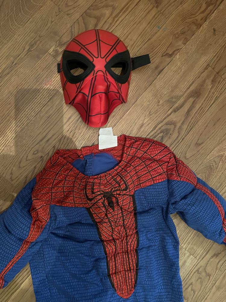 Przebranie Spiderman 128 cm maska wypukłe mięśnie