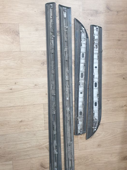 Listwy dolne drzwi audi a6c6 sedan