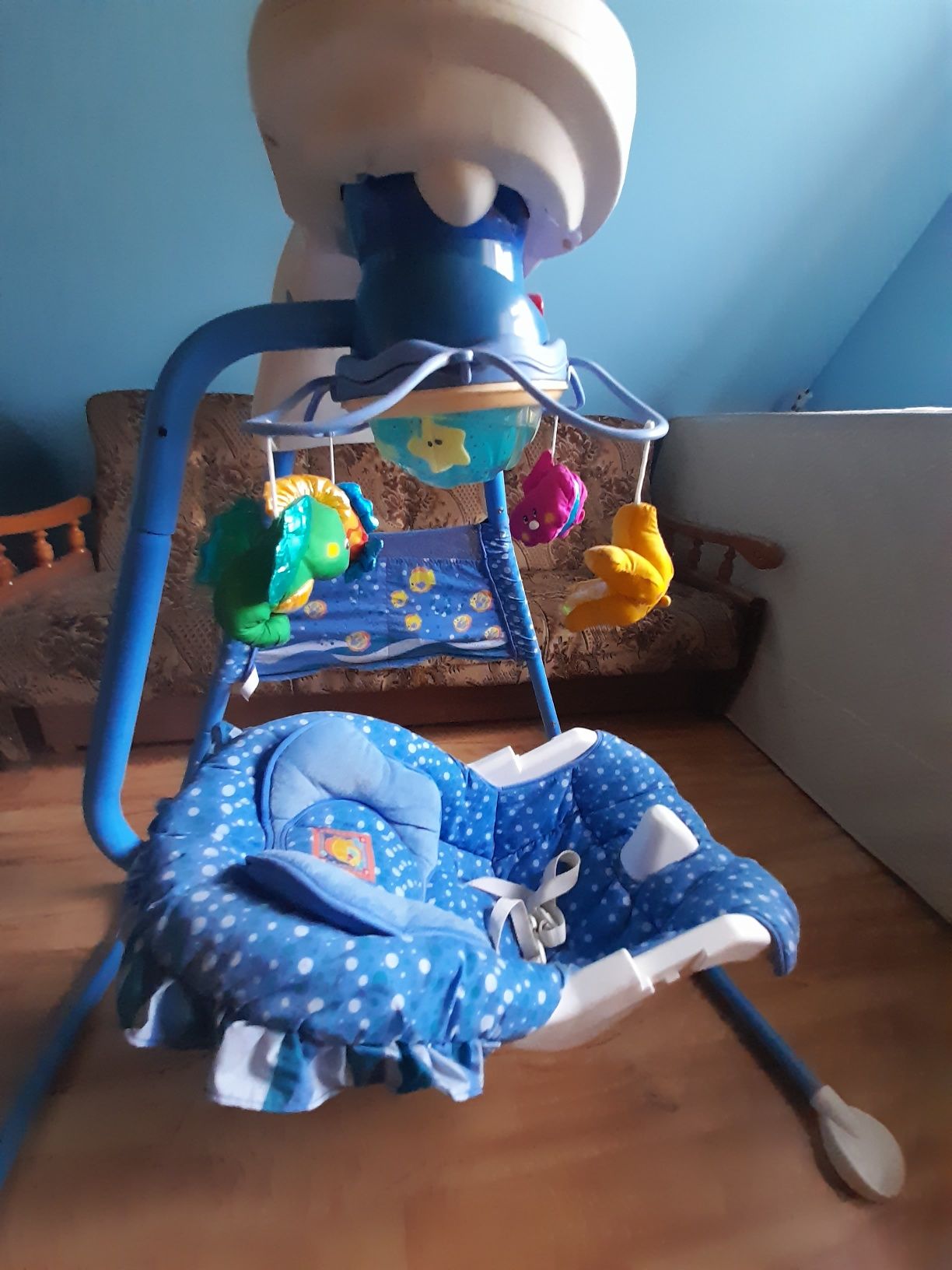 Huśtawka Fisher Price zasilana bateriami