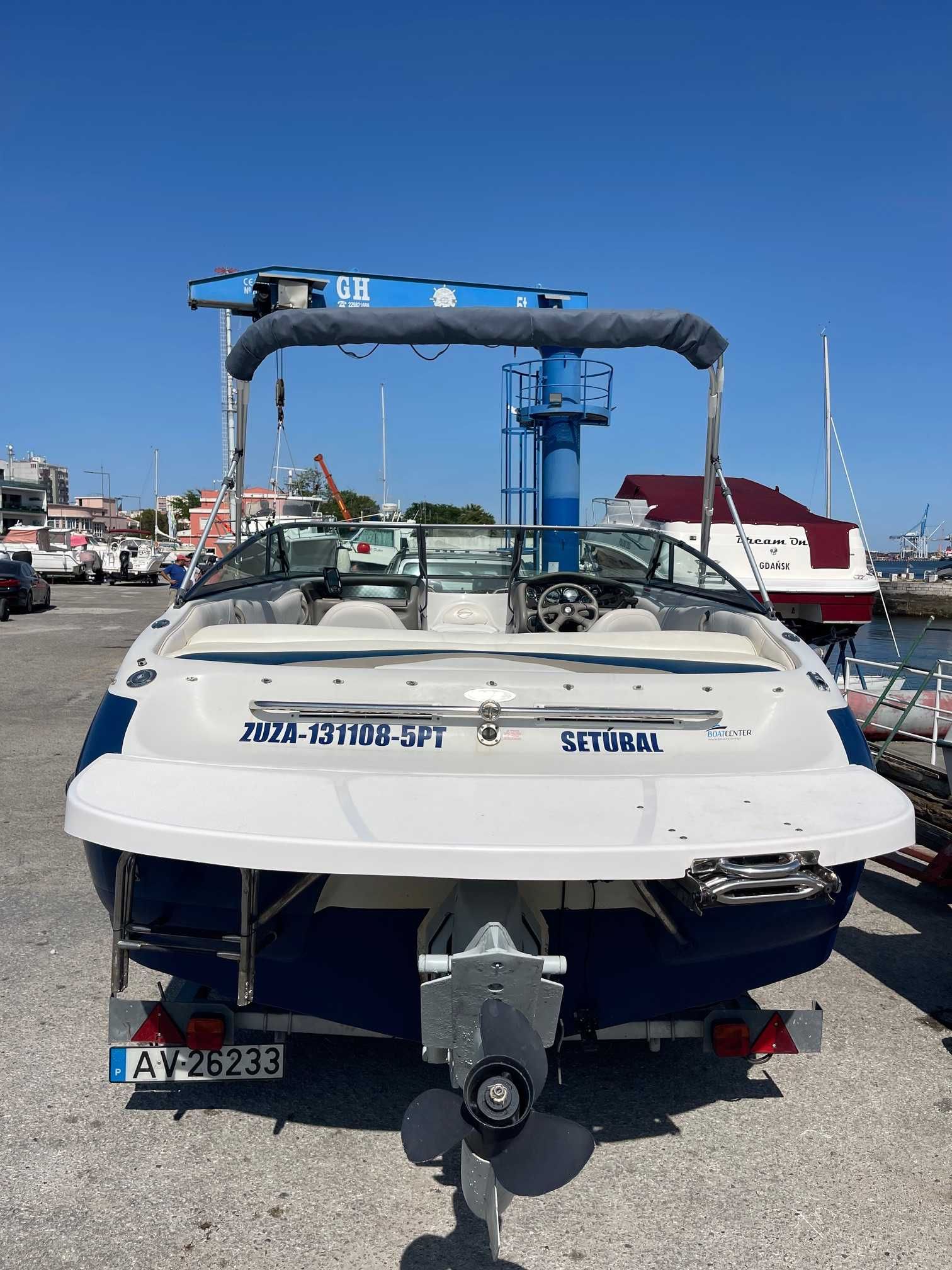 Crownline 192, Penta Volvo 4.3, 190 CV com atrelado