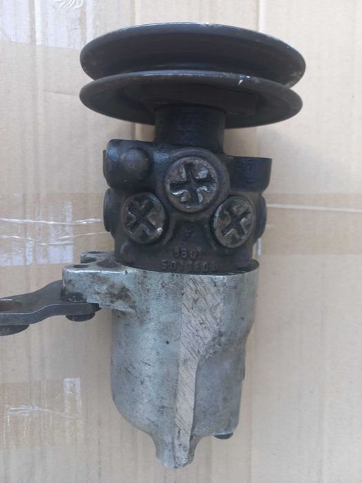 Насос гідропідсилювача руля Audi 100 C3 (під реставрацію)