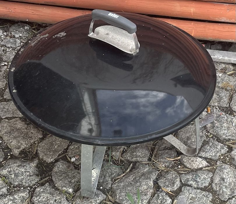 Grelhador Weber Portátil a Carvão