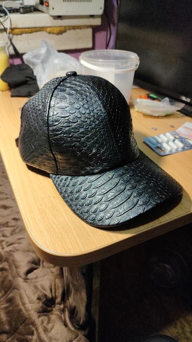 Кожаная кепка/бейсболка кожа питона р 56-58.
