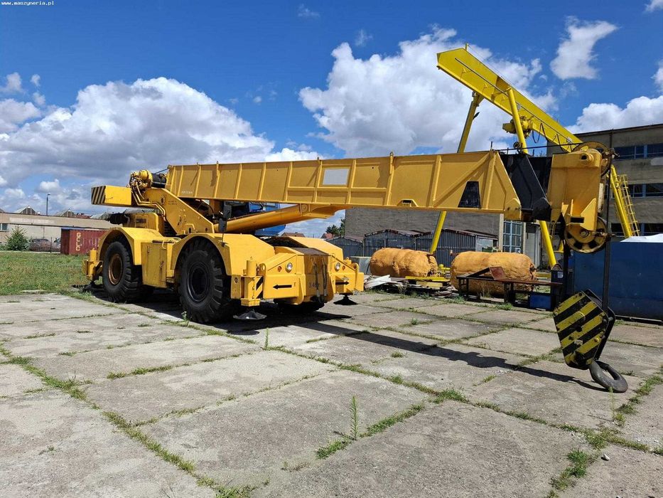Żuraw terenowy GROVE RT755 50 t