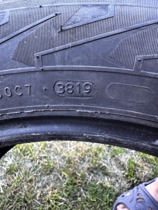 Шини зимові nokian nordman rs2 225/55 r17