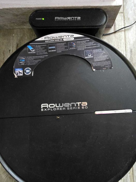 Robô com base para regressar. Pouco uso.