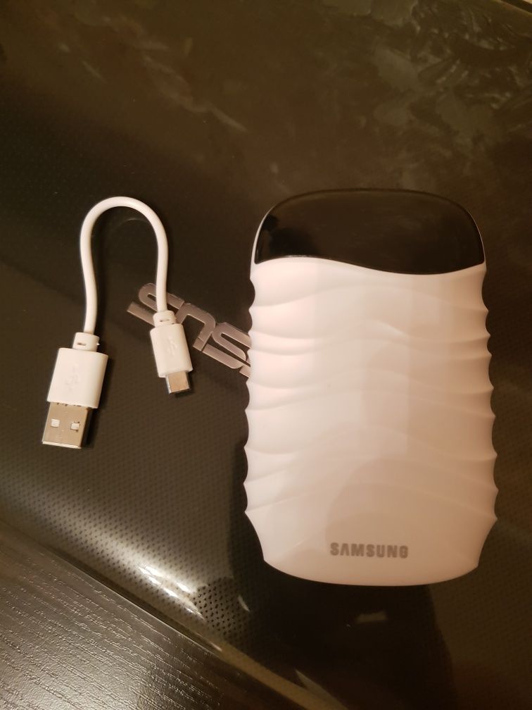 Продам карманный Павер Банк Samsung