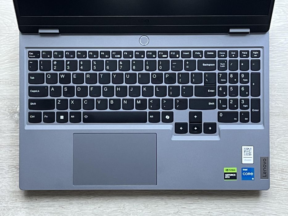 Laptop Gamingowy Lenovo LOQ 15IAX9 i5-12450HX 24/512 RTX4050 Win11