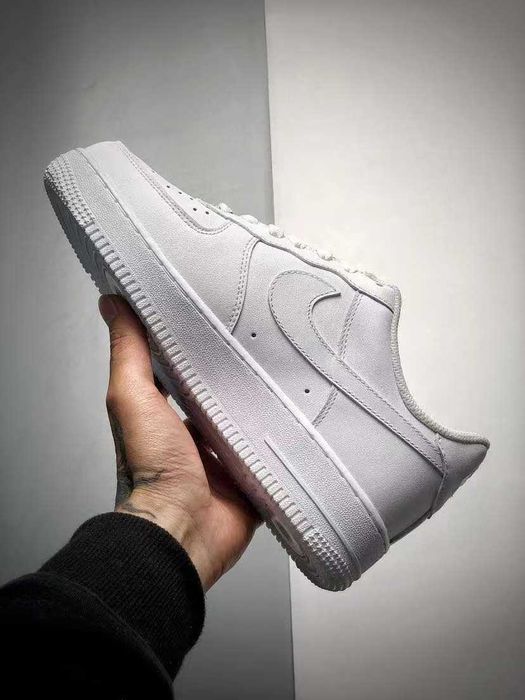 Buty-Trampk-Nike Air Force 1 Low '07 White R.36