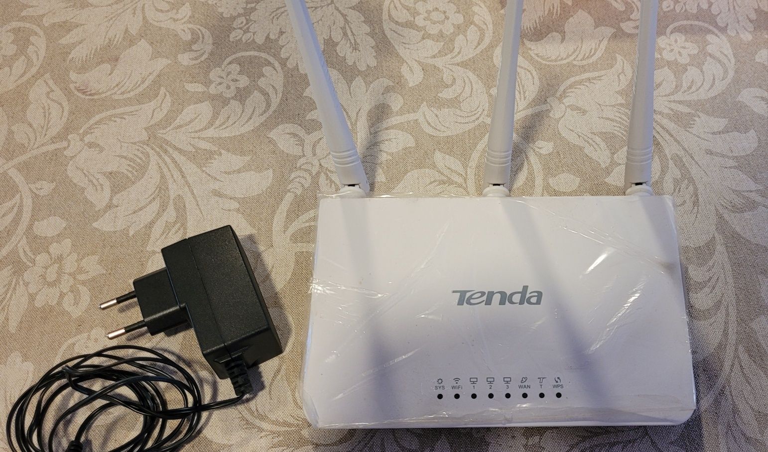 Router Tenda N300 f3