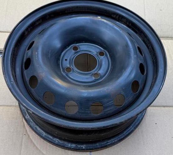 8914 Używana felga stalowa Renault 5.50-14 4x100 ET: 36