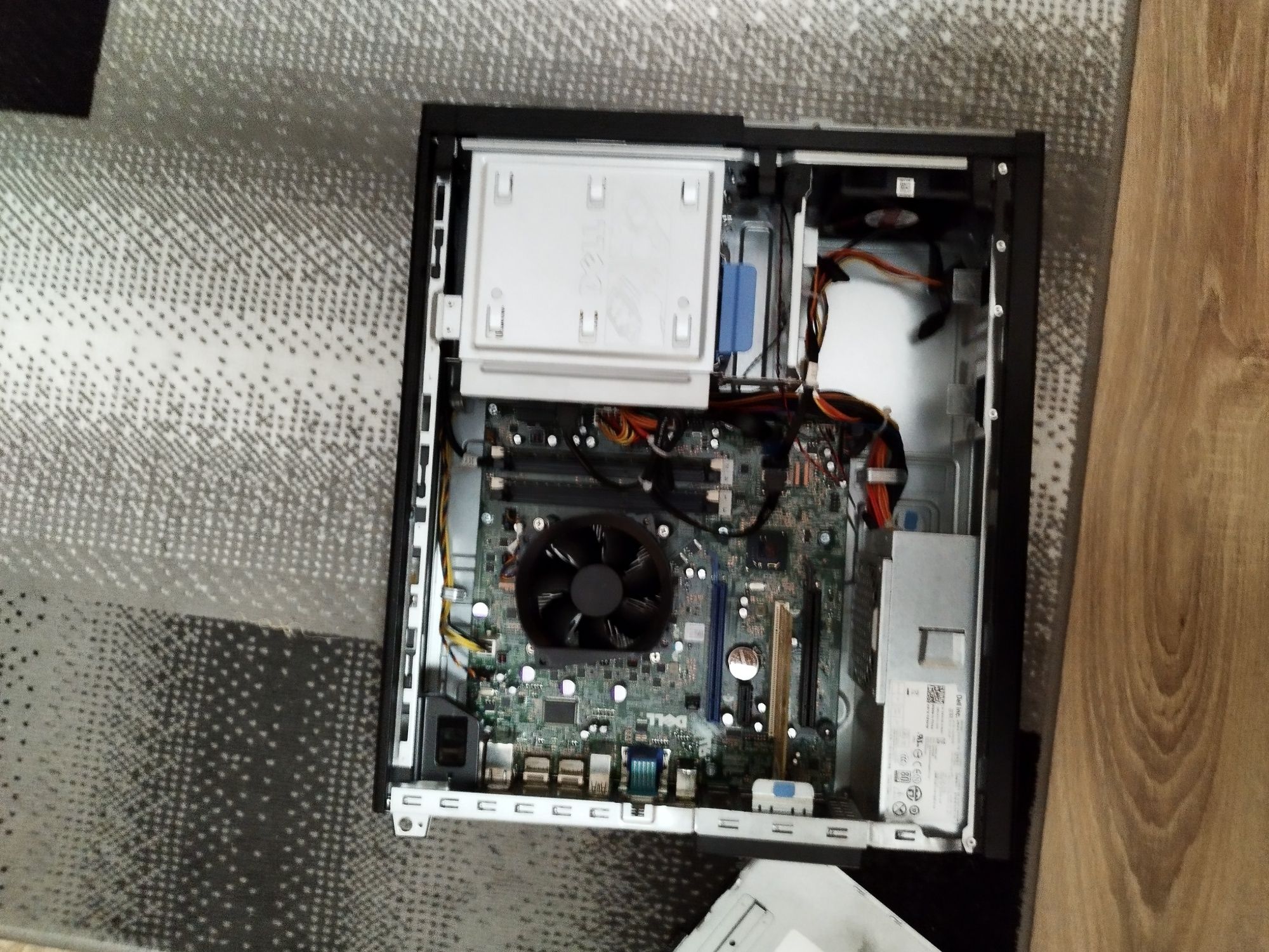 Komputer Intel I5-2400 8GB DDR3 Napęd Karta Graficzna